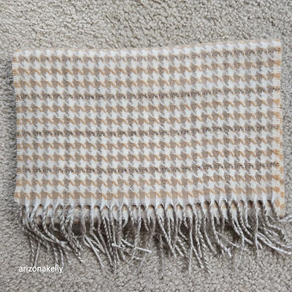 NWOT Houndstooth Woven Scarf Tan Ivory Brown Soft